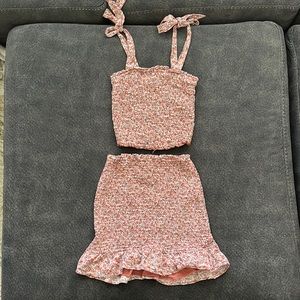 Size XS Abercrombie & Fitch pink floral 2 piece set